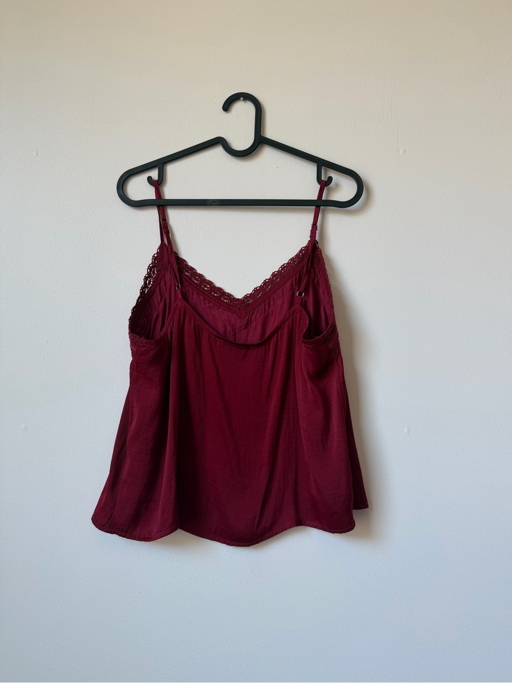 Hollister Maroon Lace-Trim Cami Tank Top - Picture 2 of 3